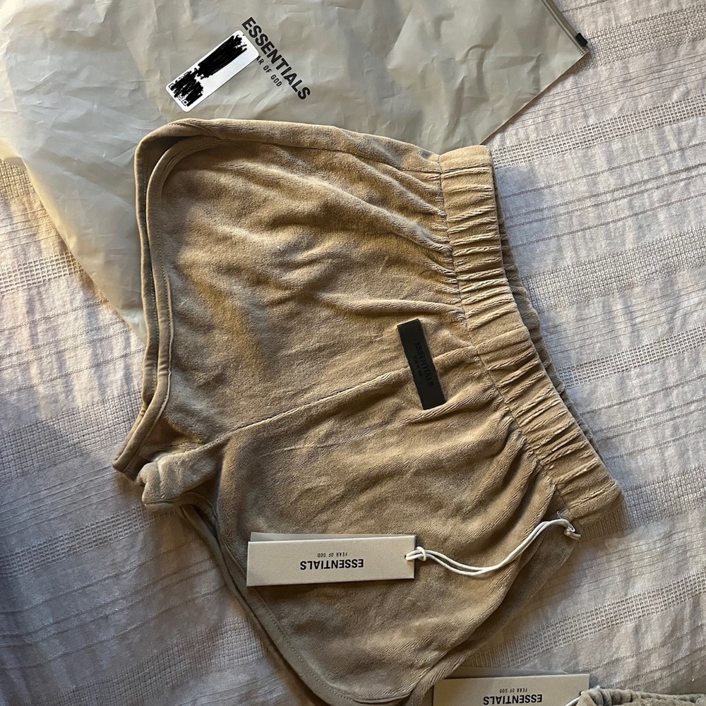ESSENTIALS WOMEN'S VELOUR BEACH SHORT